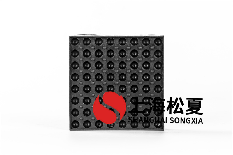 橡膠<a href='http://xinypj.cn' target='_blank'><u>減震器</u></a>的使用優(yōu)勢有哪些？